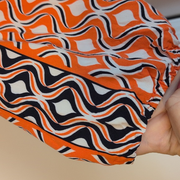 Crown & Ivy Large Orange and White Geometric Blouse - Picture 3 of 9